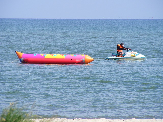 banana-boat-684847_640